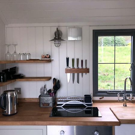 Вилла The Shepherds Hut Lonmore Экстерьер фото