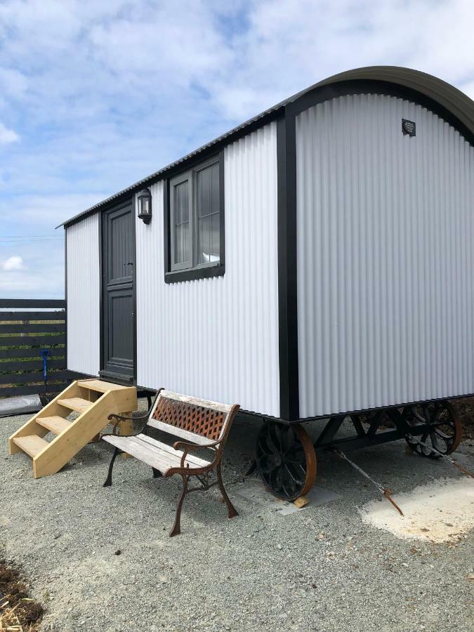 Вилла The Shepherds Hut Lonmore Экстерьер фото