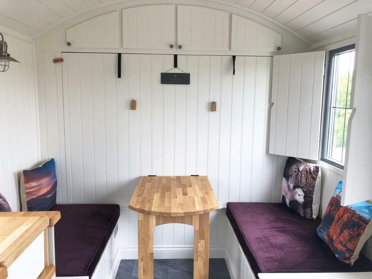 Вилла The Shepherds Hut Lonmore Экстерьер фото